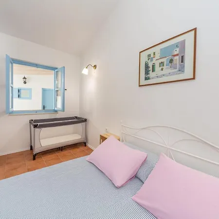 Ivana Biograd Na Moru