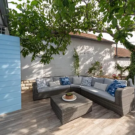 Ivana Biograd Na Moru